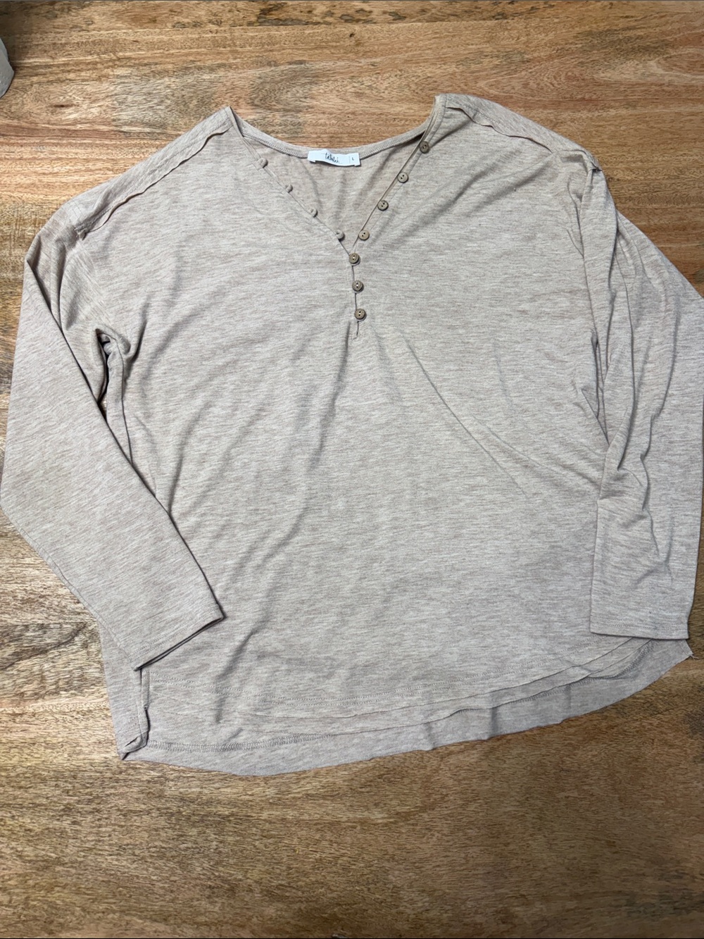 TALULAH Long Sleeve V-Neck Henley Top - Light Beige